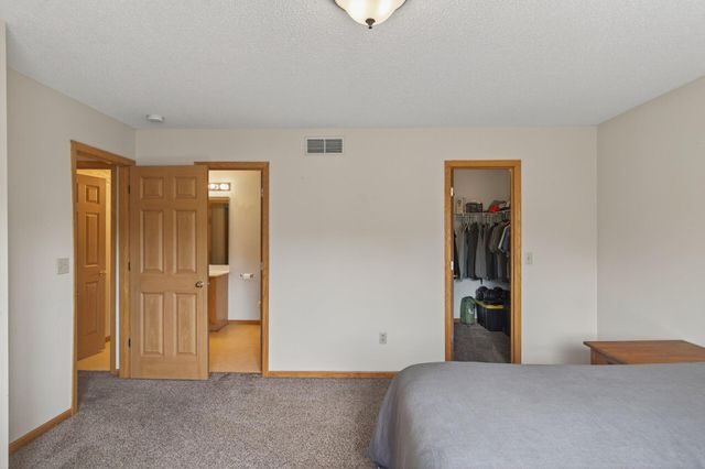 8983 Sawgrass Glen N, Maple Grove, MN 55311
