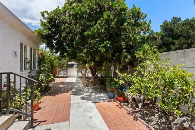 14618 Moorpark Street D, Sherman Oaks, CA 91403