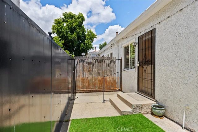 14618 Moorpark Street D, Sherman Oaks, CA 91403