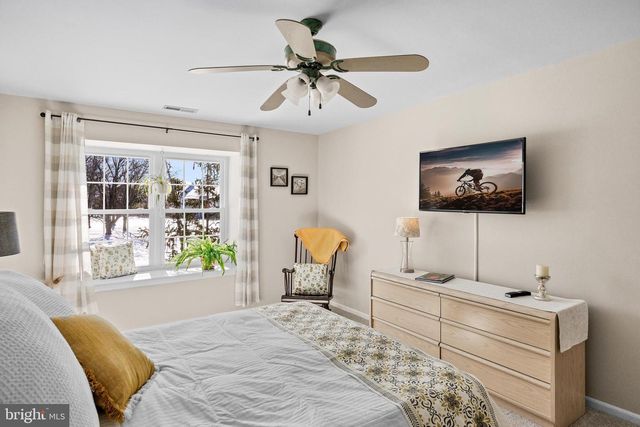 606-B SAXONY DR, Mount Laurel, NJ 08054