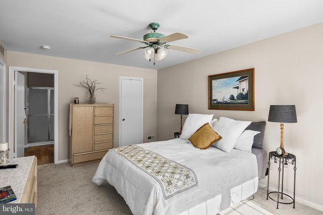 606-B SAXONY DR, Mount Laurel, NJ 08054