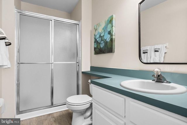 606-B SAXONY DR, Mount Laurel, NJ 08054