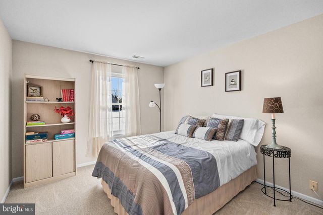 606-B SAXONY DR, Mount Laurel, NJ 08054