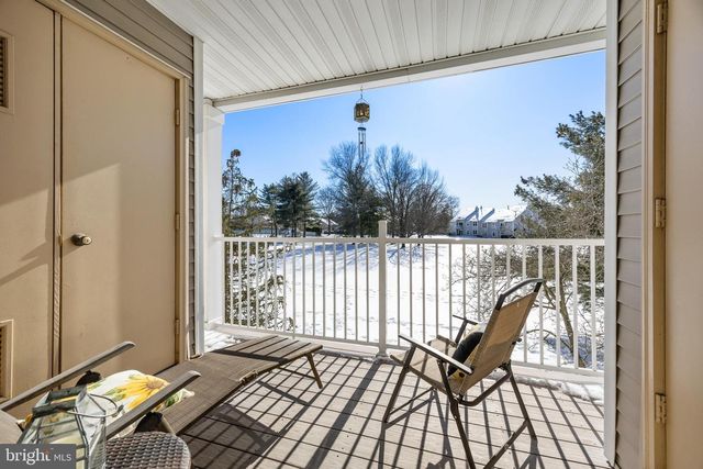 606-B SAXONY DR, Mount Laurel, NJ 08054