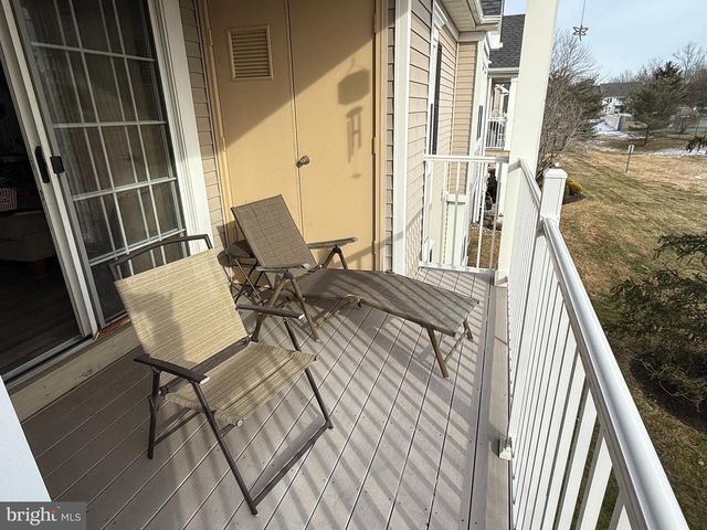 606-B SAXONY DR, Mount Laurel, NJ 08054