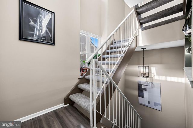 606-B SAXONY DR, Mount Laurel, NJ 08054