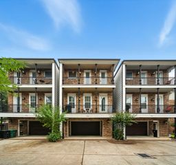 920 W 20th Street B, Houston, TX 77008