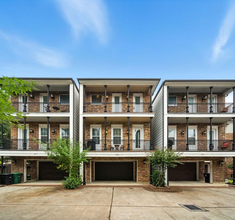 920 W 20th Street B, Houston, TX 77008