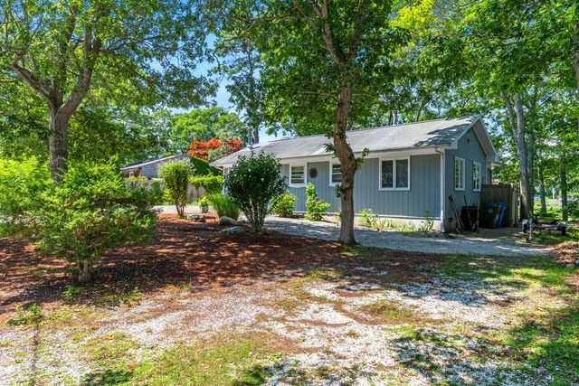199 Edgewater Drive W, East Falmouth, MA 02536