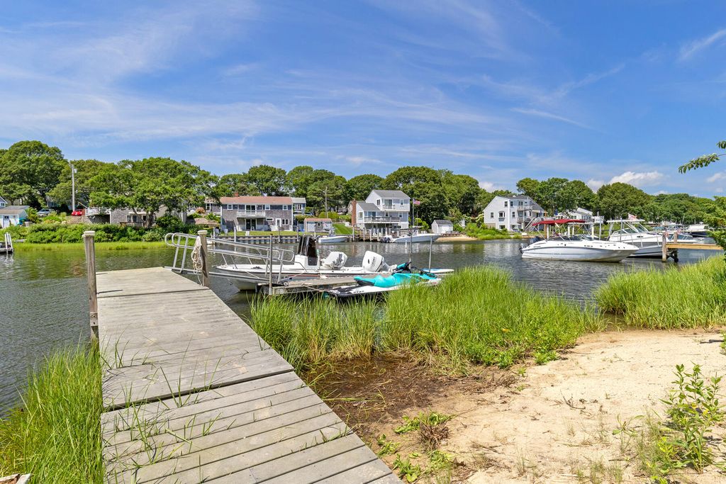 199 Edgewater Drive W, East Falmouth, MA 02536