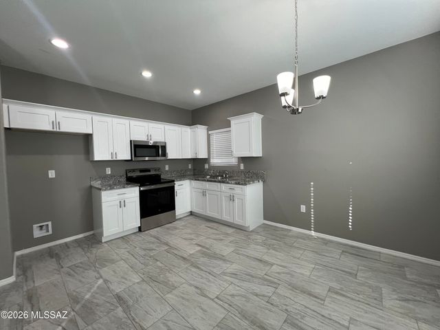 43 W Lester Street, Tucson, AZ 85705