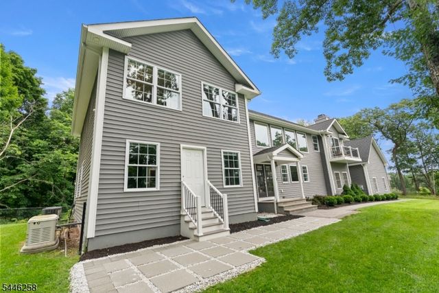 98 King George Rd, Warren Twp., NJ 07059