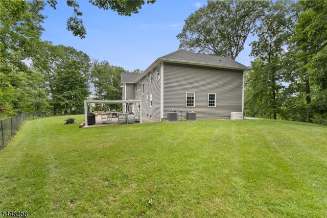 98 King George Rd, Warren Twp., NJ 07059
