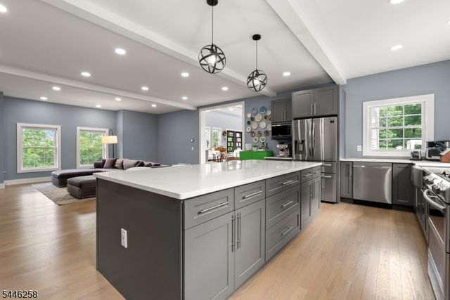 98 King George Rd, Warren Twp., NJ 07059