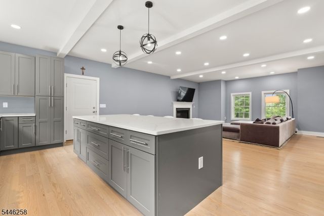 98 King George Rd, Warren Twp., NJ 07059