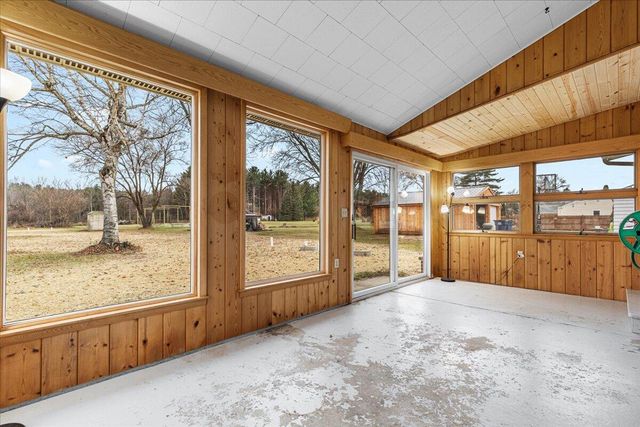 2089 Decorah ROAD, West Bend, WI 53095