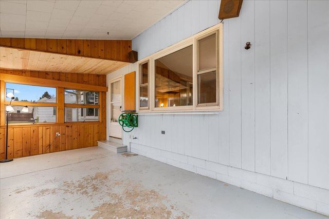 2089 Decorah ROAD, West Bend, WI 53095