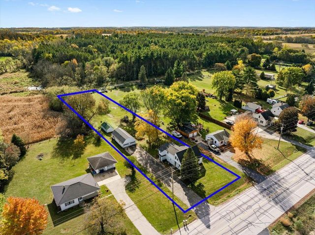 2089 Decorah ROAD, West Bend, WI 53095