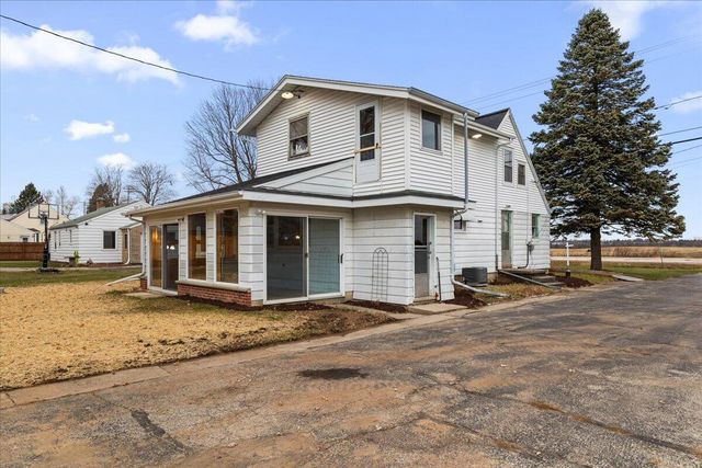 2089 Decorah ROAD, West Bend, WI 53095