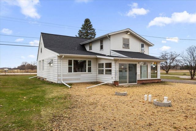 2089 Decorah ROAD, West Bend, WI 53095
