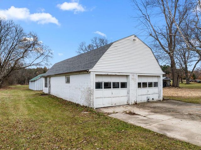2089 Decorah ROAD, West Bend, WI 53095