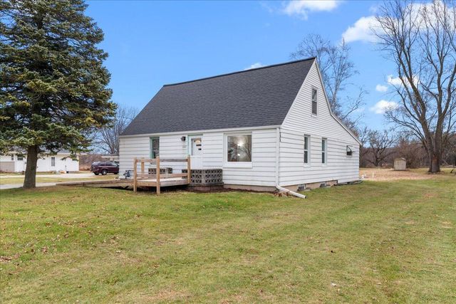 2089 Decorah ROAD, West Bend, WI 53095