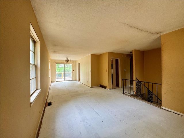 10151 W 96th Terrace, Overland Park, KS 66212