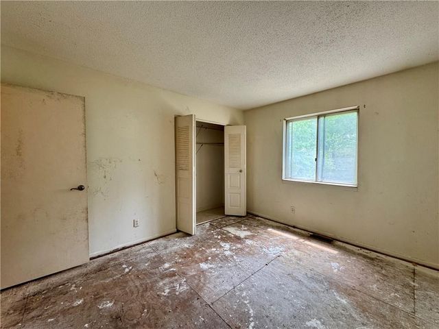 10151 W 96th Terrace, Overland Park, KS 66212