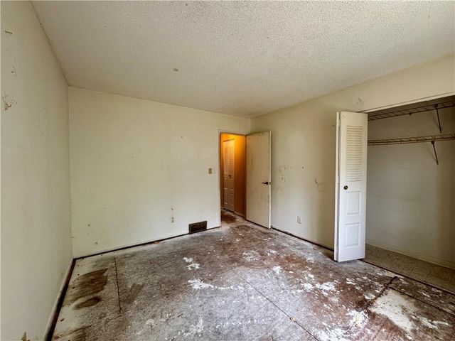 10151 W 96th Terrace, Overland Park, KS 66212