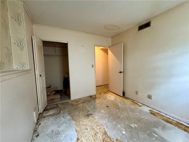 10151 W 96th Terrace, Overland Park, KS 66212