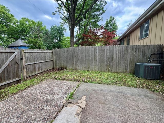 10151 W 96th Terrace, Overland Park, KS 66212