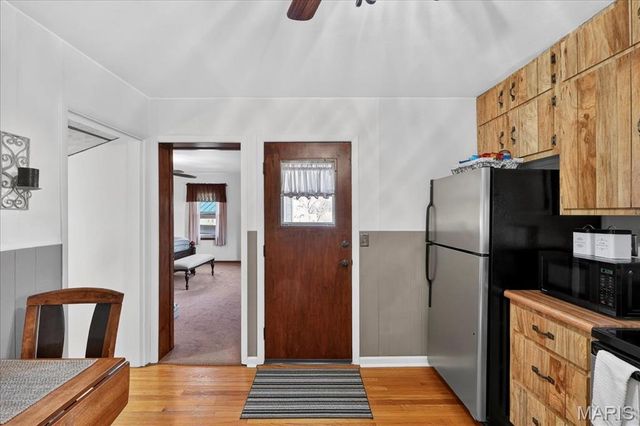 10027 Lackland Road, St Louis, MO 63114