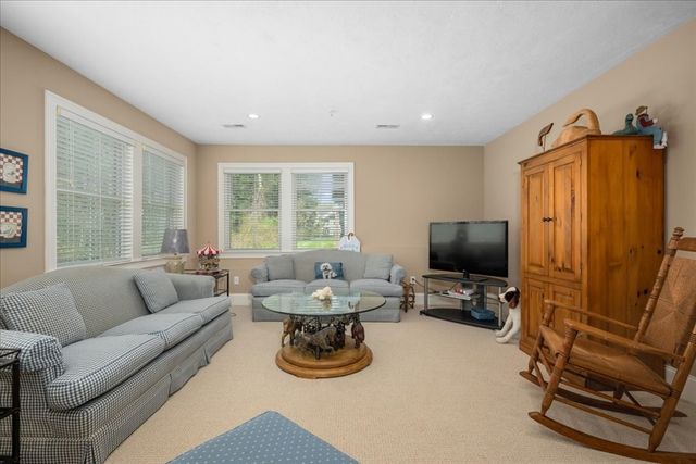 29 Lydias Way 29, Northborough, MA 01532