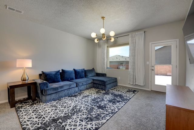 10658 Valedon Lane SW, Albuquerque, NM 87121