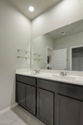 10658 Valedon Lane SW, Albuquerque, NM 87121