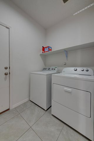 10658 Valedon Lane SW, Albuquerque, NM 87121