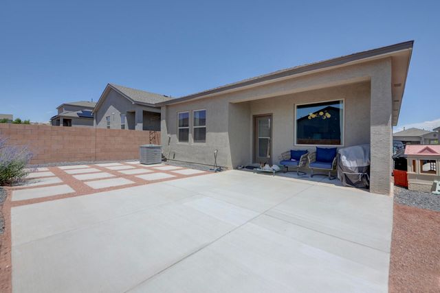 10658 Valedon Lane SW, Albuquerque, NM 87121
