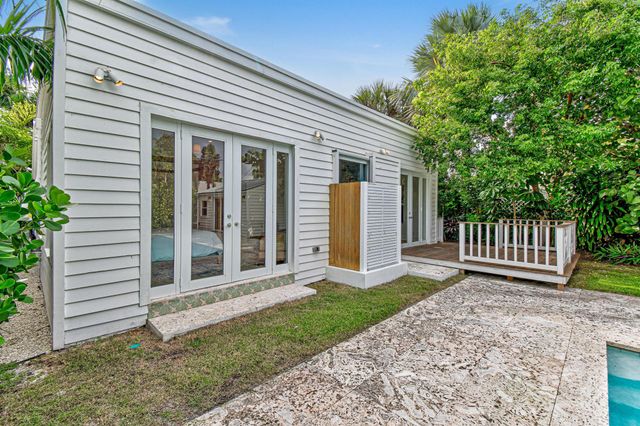 845 Sunset Road, West Palm Beach, FL 33401