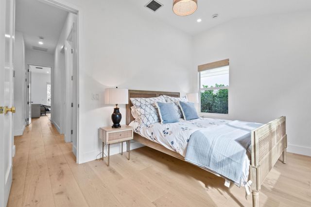 845 Sunset Road, West Palm Beach, FL 33401