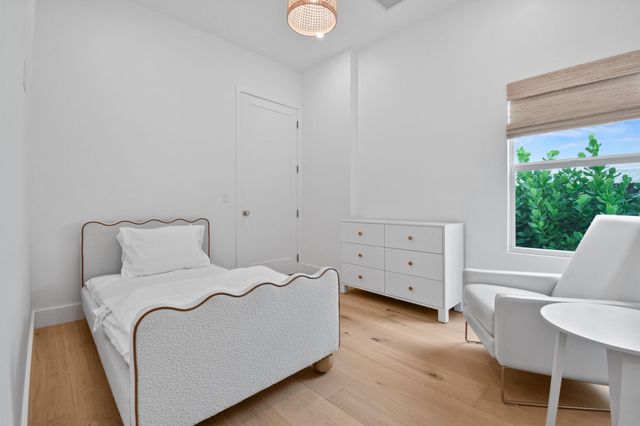 845 Sunset Road, West Palm Beach, FL 33401