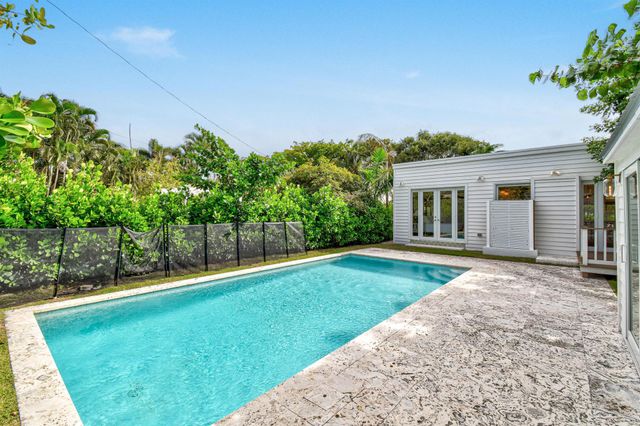 845 Sunset Road, West Palm Beach, FL 33401