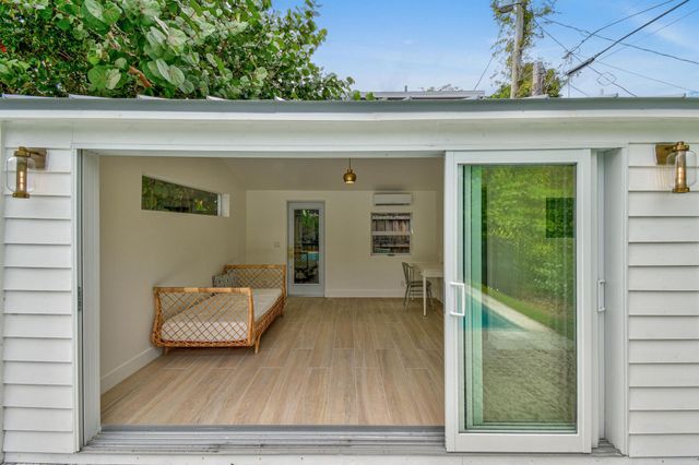 845 Sunset Road, West Palm Beach, FL 33401