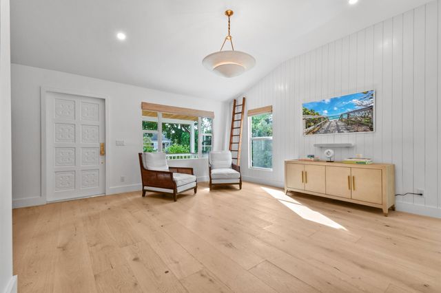 845 Sunset Road, West Palm Beach, FL 33401