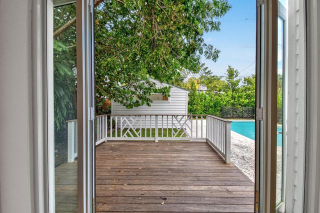 845 Sunset Road, West Palm Beach, FL 33401