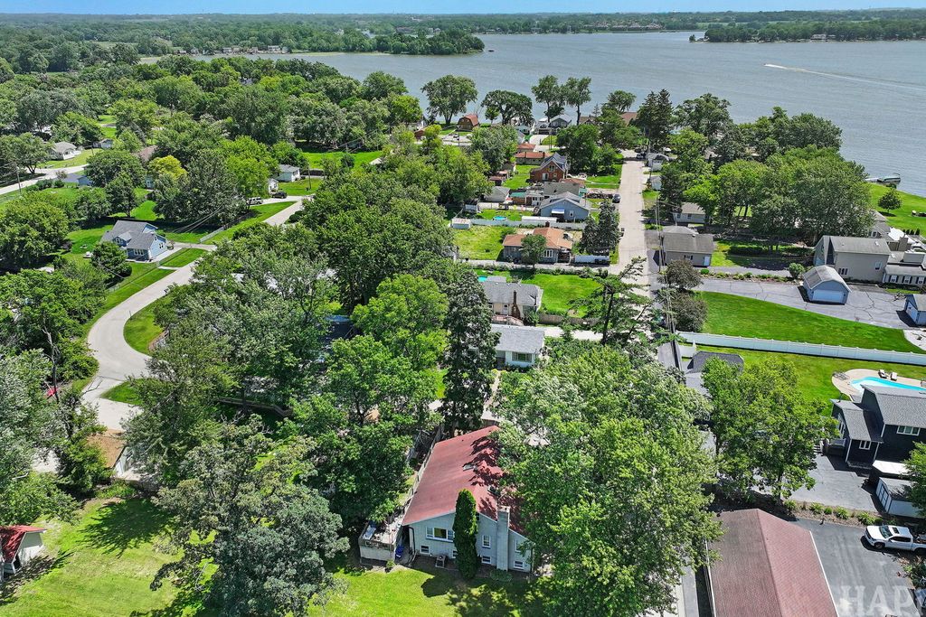 41638 N Lotus Avenue, Antioch, IL 60002