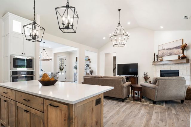 704 Abbey Road, Van Alstyne, TX 75495