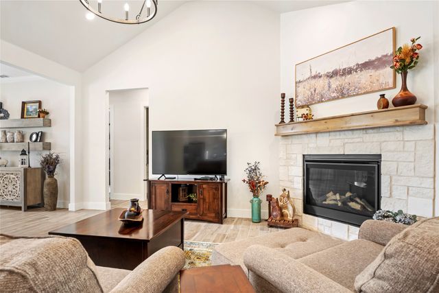 704 Abbey Road, Van Alstyne, TX 75495