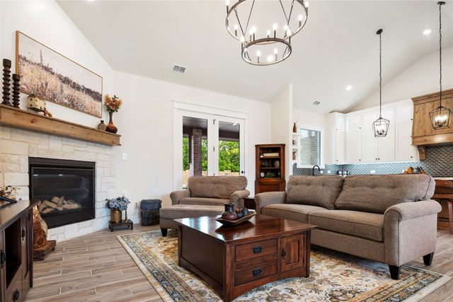 704 Abbey Road, Van Alstyne, TX 75495