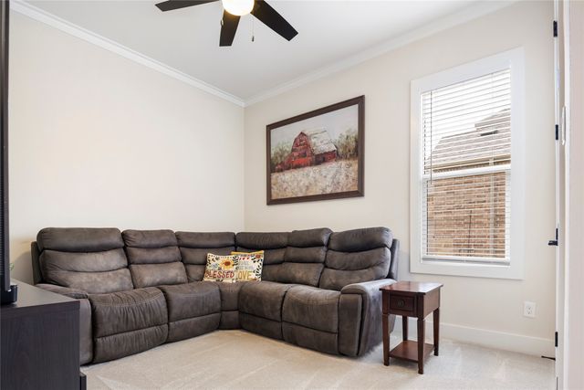 704 Abbey Road, Van Alstyne, TX 75495
