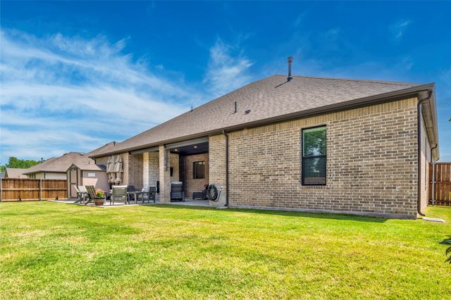 704 Abbey Road, Van Alstyne, TX 75495